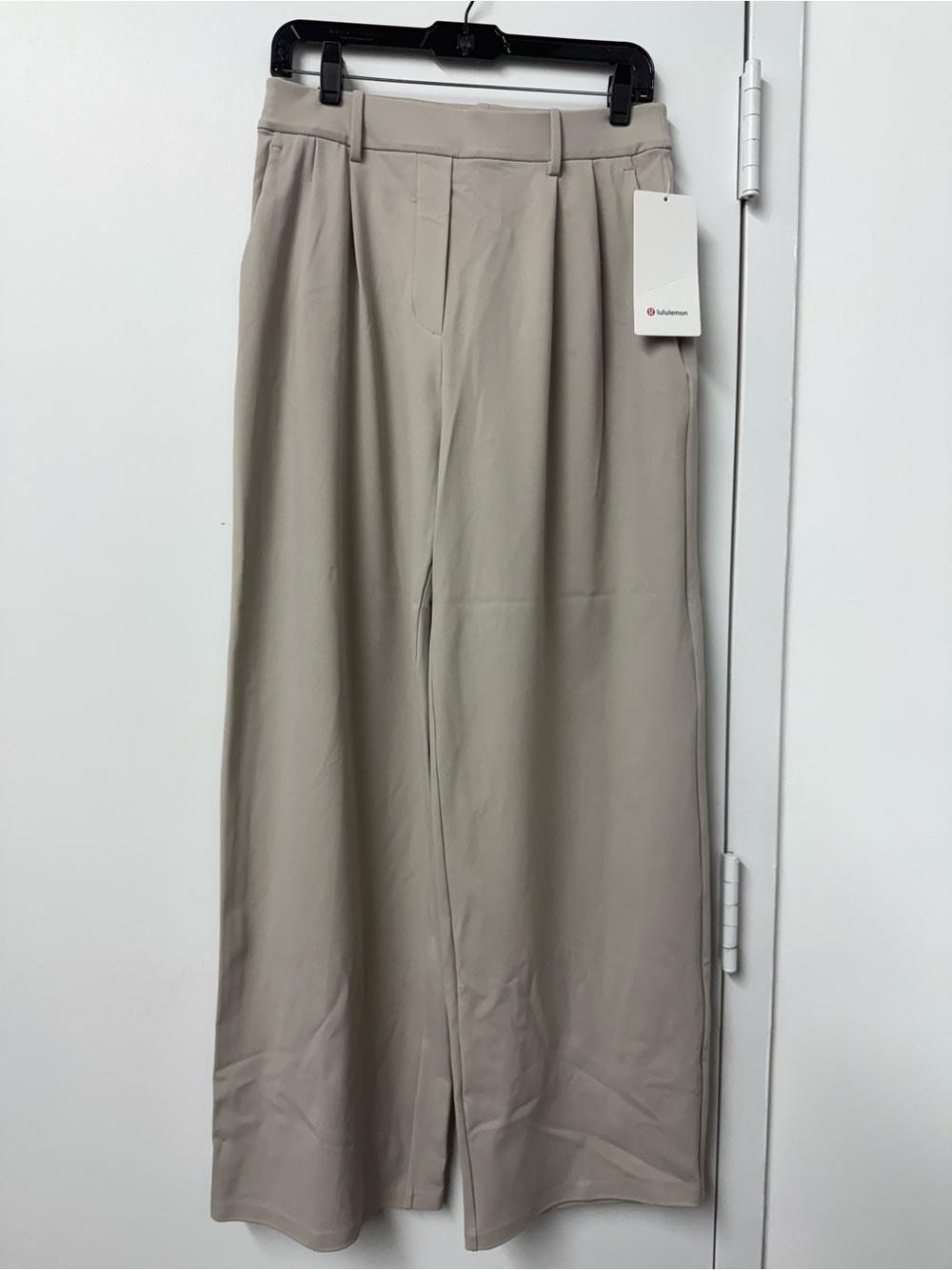LuluLemon Daydrift HR Wide-Leg Trouser in Downtown Tan